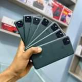A picture of Samsung s10e google pixel 4a Sony Experia 10iii zote zina