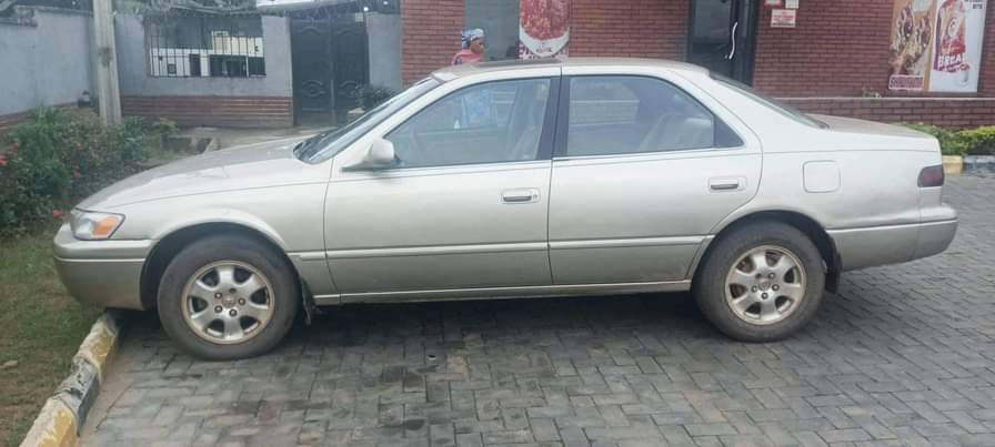 A picture of 1999 Toyota Camry