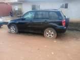 A picture of Toyota RAV4 2004