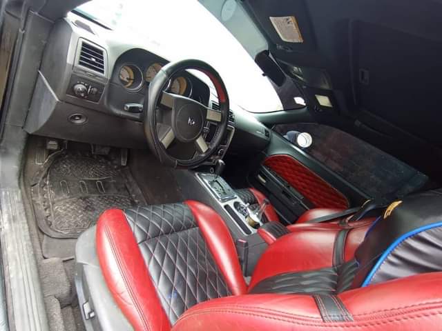 A picture of DODGE CHALLENGER 2009