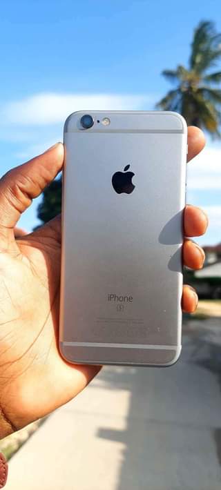 A picture of I PHONE 6S STORAGE GB 128 190000 TUU 0662442730