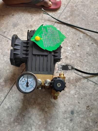 A picture of 2 0 head pump