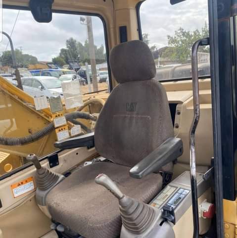 A picture of Excavator 320bl duty free 75k usd