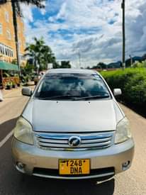 A picture of Toyota raum