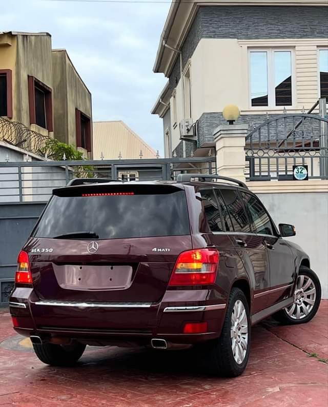 A picture of Glk 350 4matic 2011 Toks 18 5M