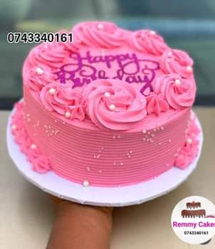A picture of  birthdaycake cakecakescakes freshcake strawberry vanilla chocolate