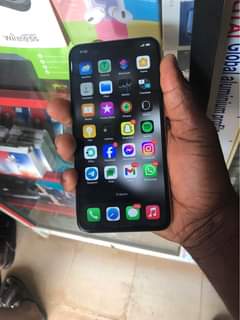 A picture of iPhone xsmax 256gb used 09079917217