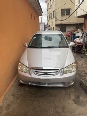 A picture of Very sharp Kia Spectra Baked on First body