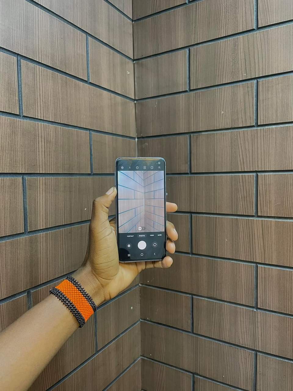A picture of Samsung S10e 128