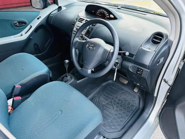 A picture of VITZ NEWMODEL Year 2005 PRICE 13.5M 0654065022