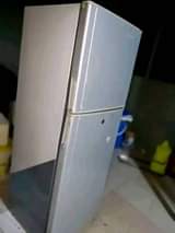A picture of Friji Hotpoint kalii Sana warranty mwaka mmoja