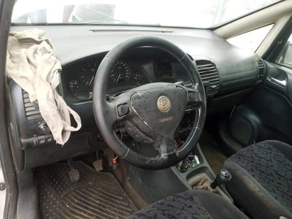 A picture of Open zafira Engine and gear perfect Manual First body Pric