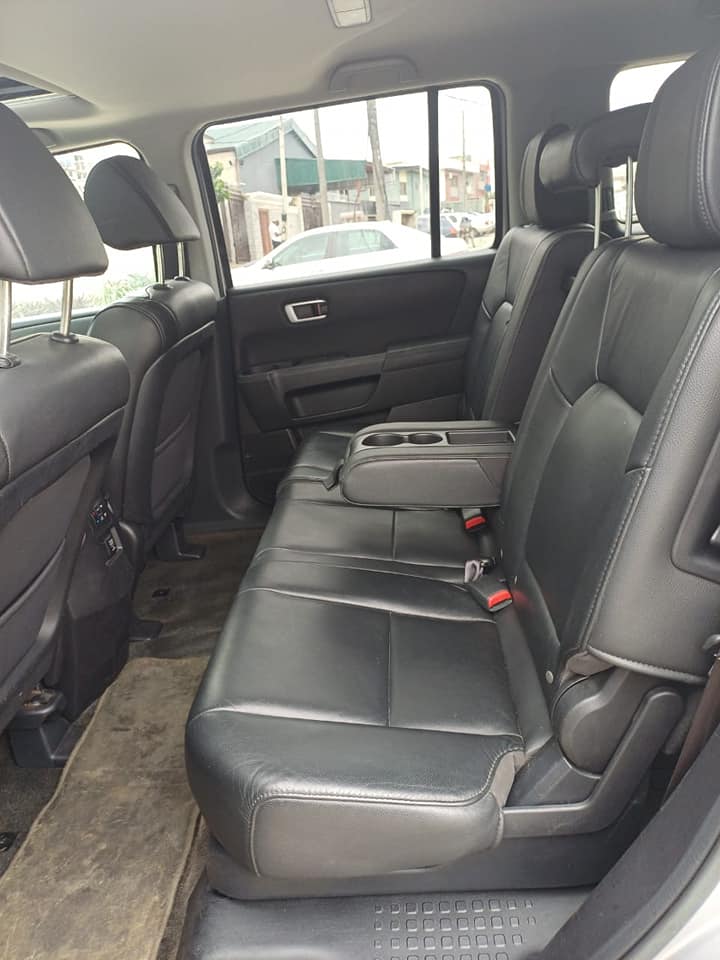 A picture of 2013 HONDA PILOT
