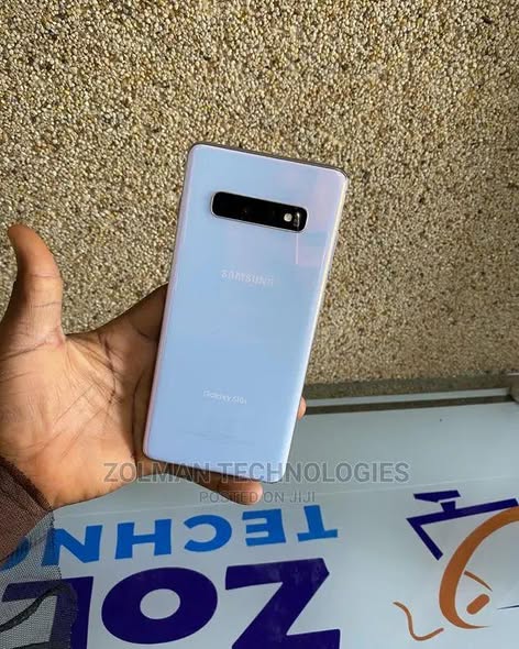 A picture of Samsung s10