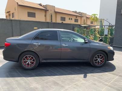 A picture of TOYOTA COROLLA 2009
