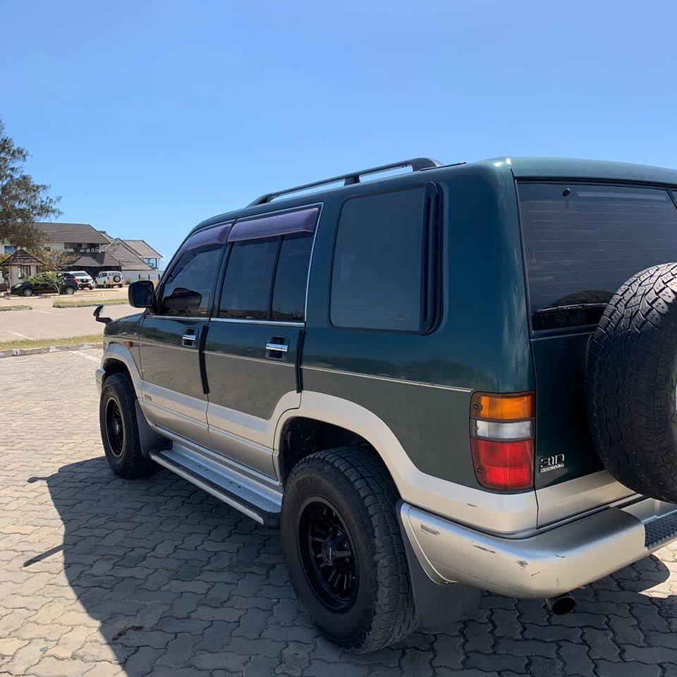 A picture of Isuzu BIGHORN TSHS 15.8M