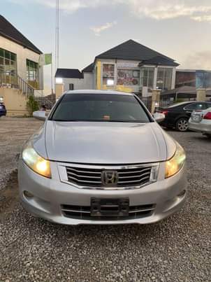 A picture of Belgium standard Honda accord 2011 model v6 engine with everything