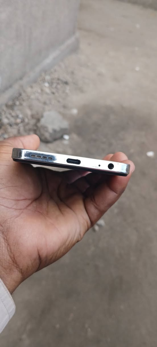 A picture of INFINIX HOT 40I IMENYOOKA SANAA