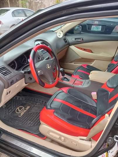 A picture of Lexus ES350