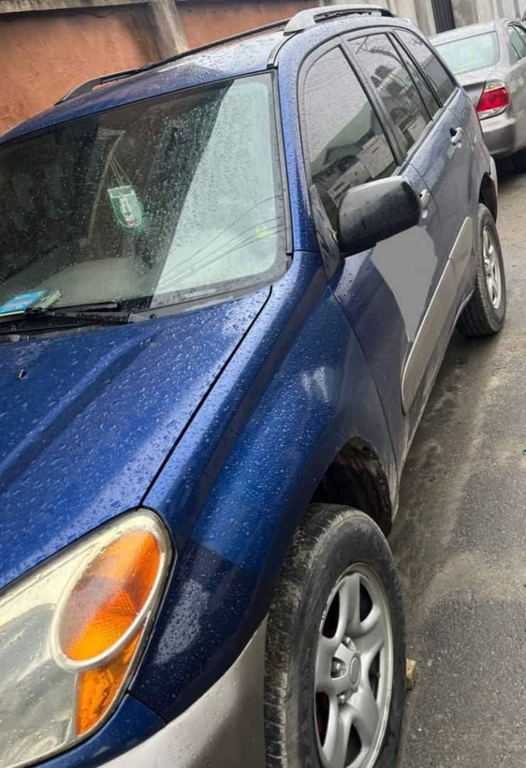 A picture of 2004 Toyota Rav4