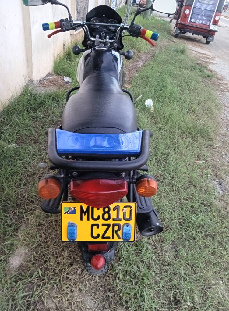 A picture of Boxer cc 150