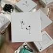 A picture of AIRPODS PRO