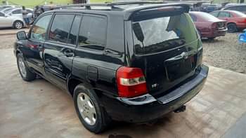A picture of Toyota highlander 2007 Flashed on first body 3 rows Engine