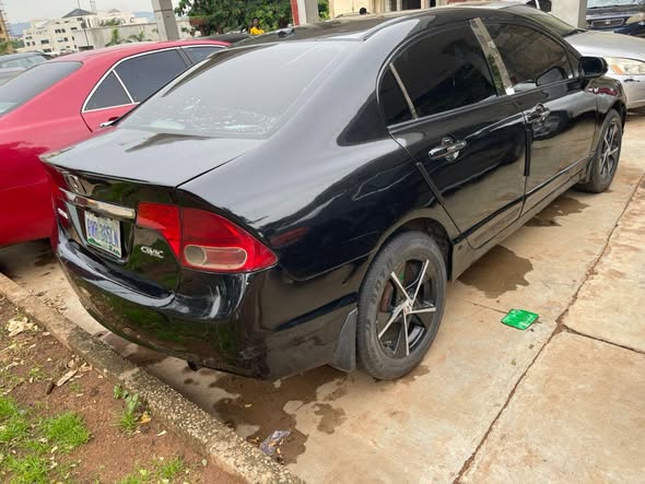 A picture of NGN3 700 000 Honda Civic Irobot 08 MODEL