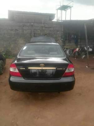 A picture of 2004 TOYOTA Camry 2 4