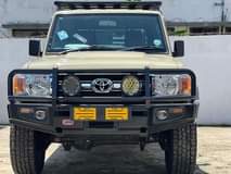 A picture of TOYOTA LAND CRUISER