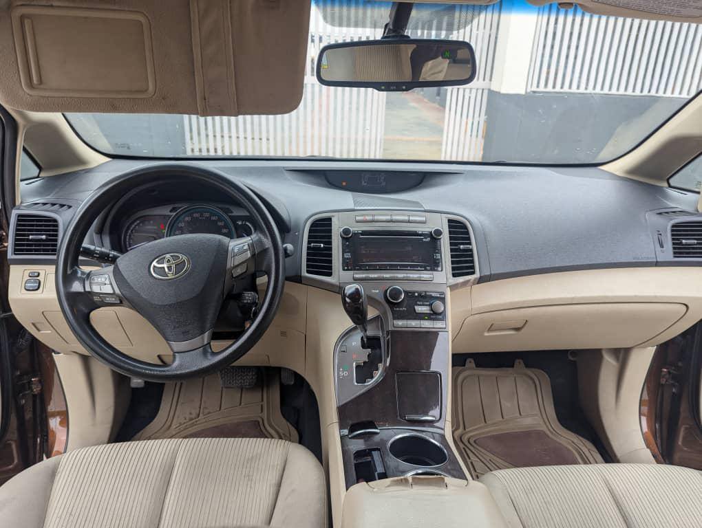 A picture of Toyota venza 2012