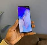A picture of Samsung s10