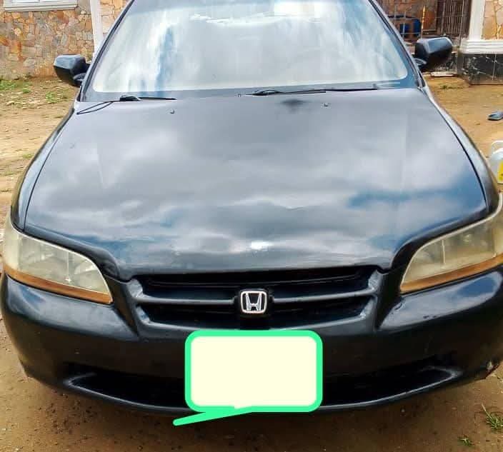 A picture of Honda Accord 2000