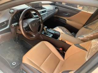 A picture of Lexus Es350 2019