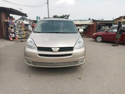 A picture of Toyota Sienna 06 First body Pan First Registered From TOKUNBO