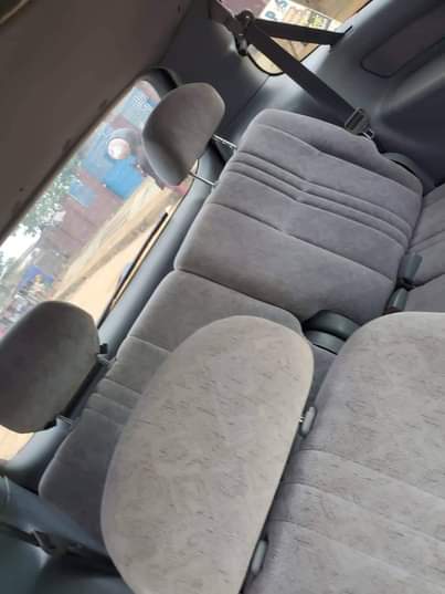 A picture of 2002 TOYOTA SIENNA LE