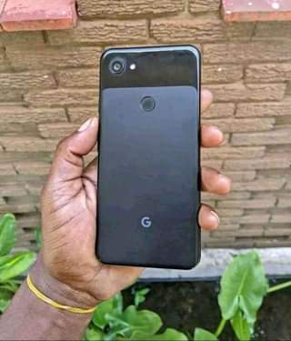 A picture of Google pixel 3a xl