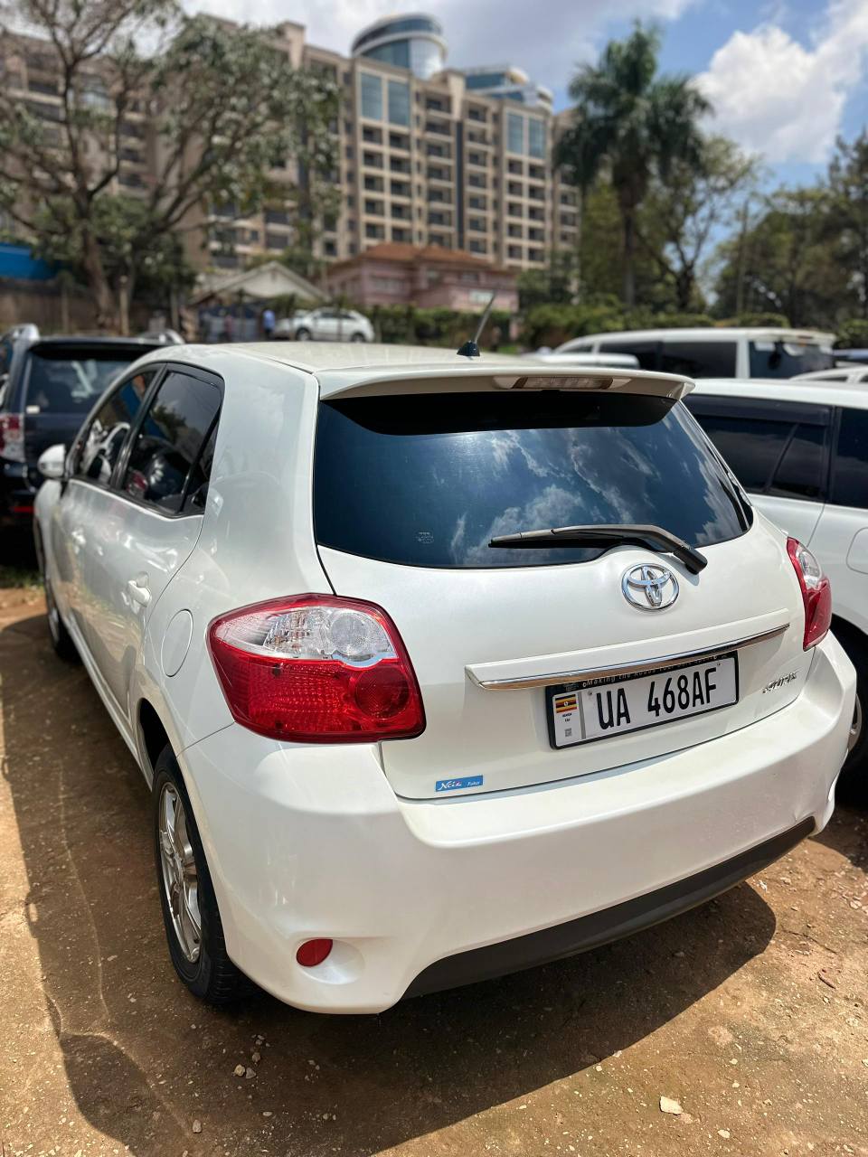 A picture of AURIS 2012 Push to Start Fuel Saving VVTi Engine Credit