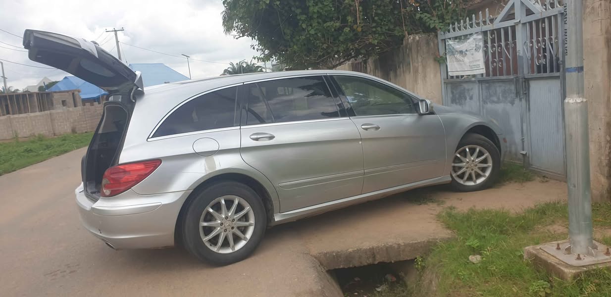 A picture of Benz R500