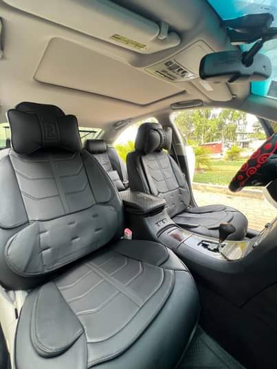 A picture of SUPER DEAL REGISTERED 2012 LEXUS ES350 ONLY ONE USER BLACKED