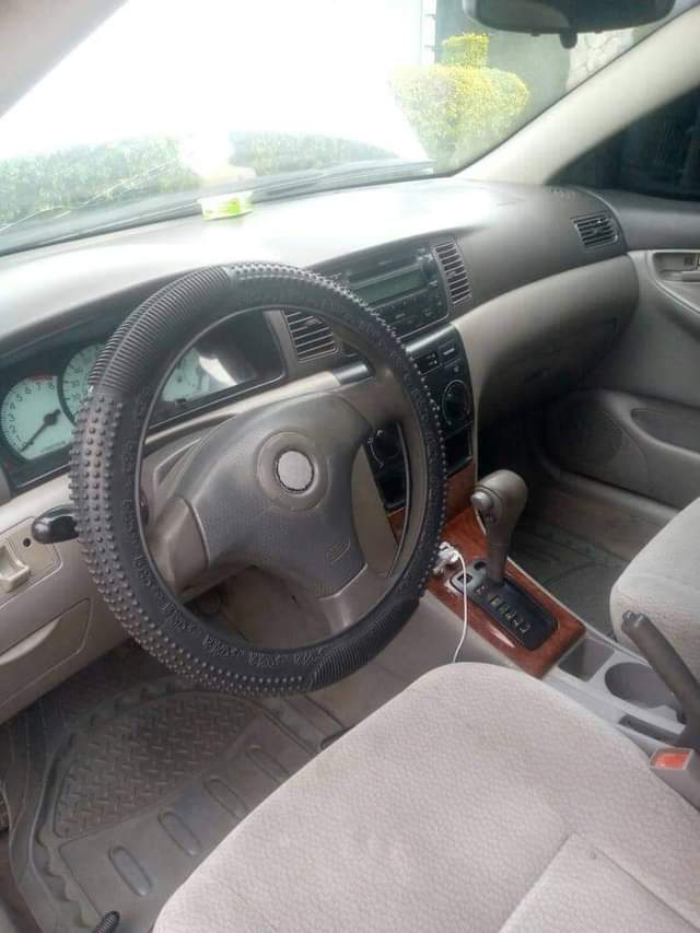 A picture of 2004 Toyota Corolla LE Good
