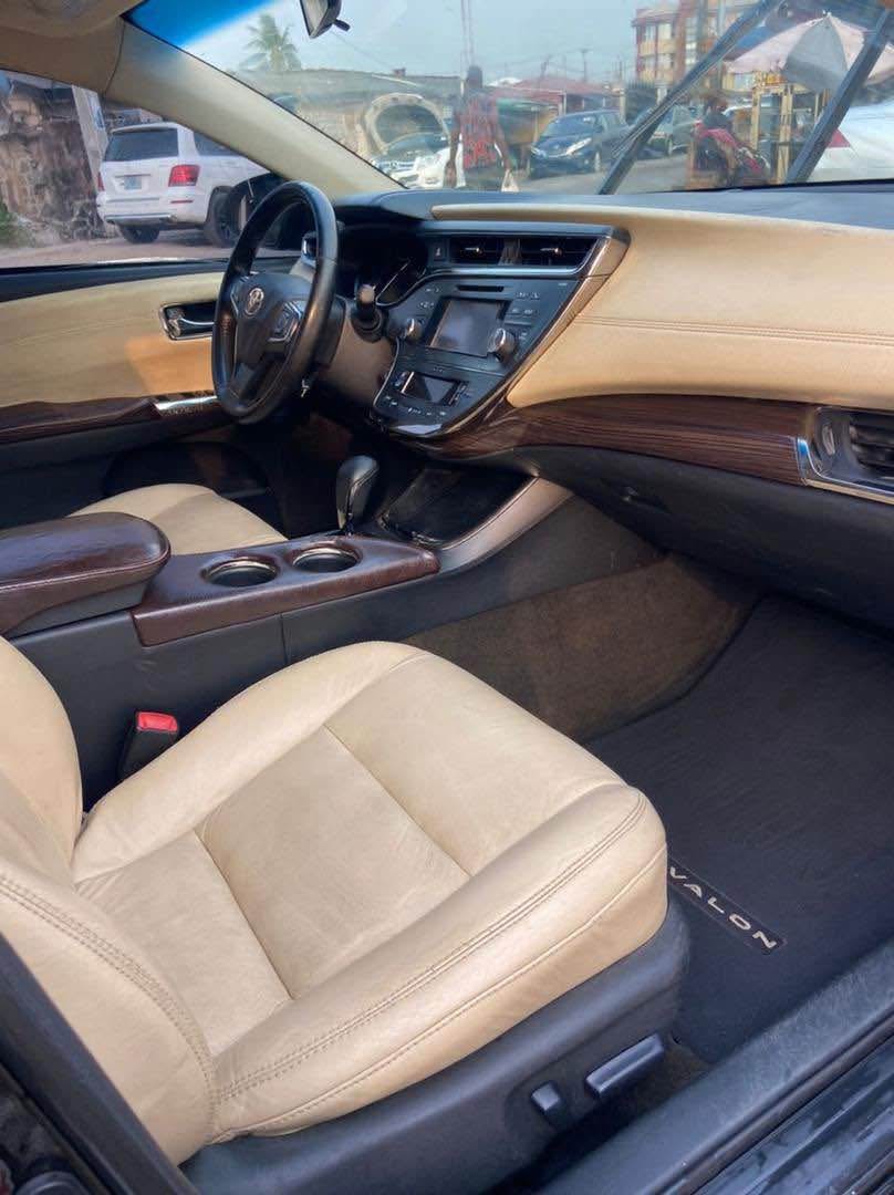 A picture of 2013 Toyota Avalon