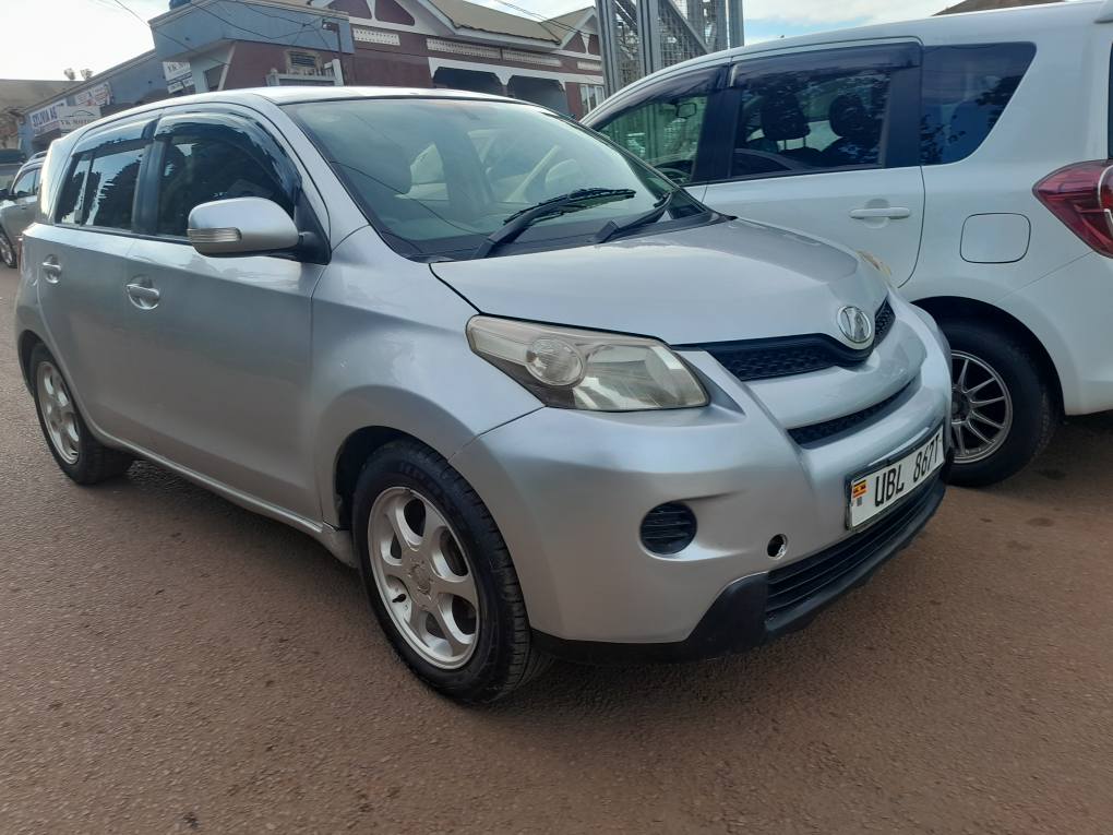 A picture of Toyota IST