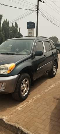 A picture of Toyota RAV4 04