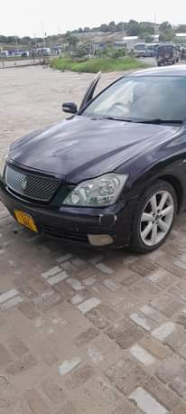 A picture of Toyota crown athelete