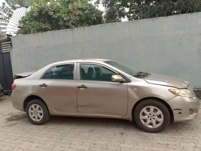 A picture of REGISTERED 2009 TOYOTA COROLLA MANUAL GEAR PAINTED ENGINE GEAR AC