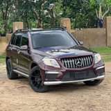 A picture of 2010 Benz GLK 350 Yes