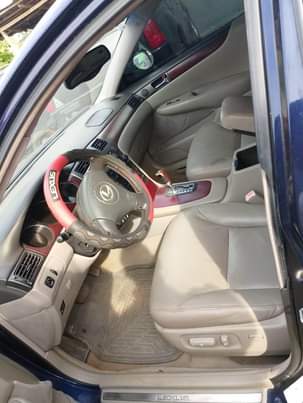 A picture of Lexus Es 330