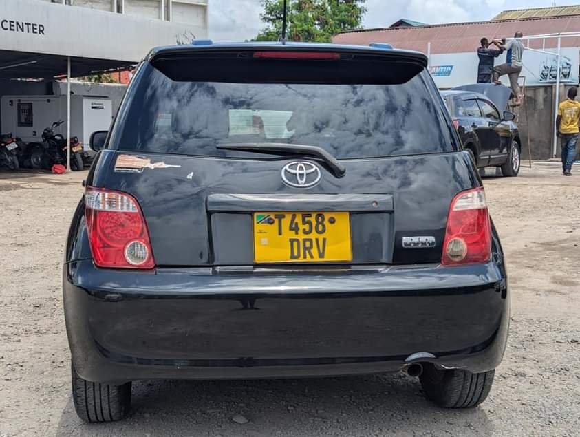 A picture of Toyota IST inauzwa gari nzuri sana