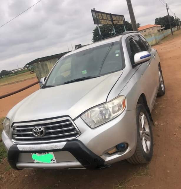 A picture of TOYOTA HIGHLANDER 2009 MODEL